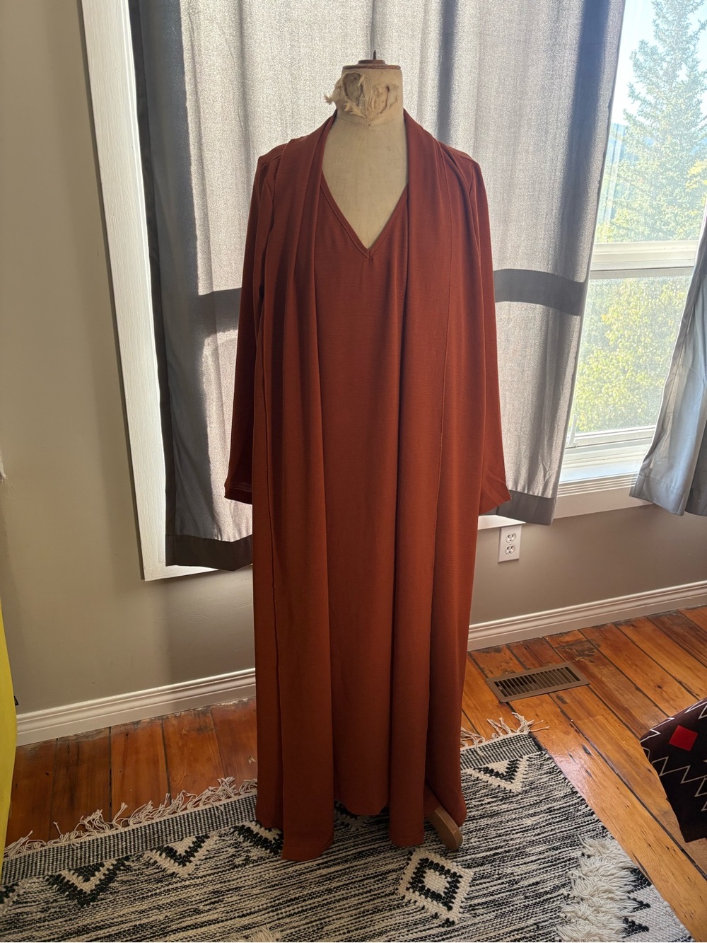 Beautiful vintage Rust Brown V-Neck Maxi Dress